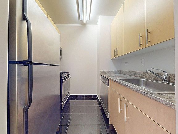 5th image of 90 Washington St APT 4M
