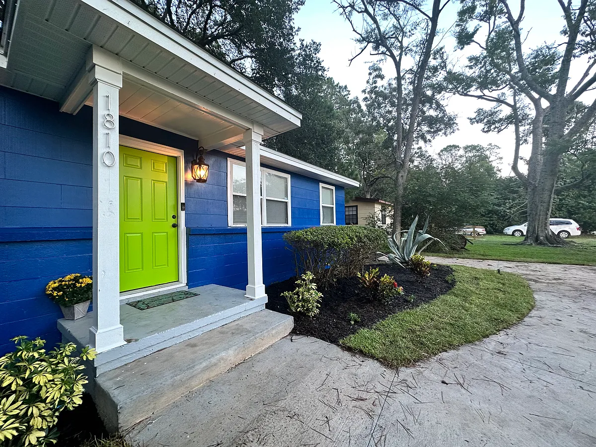 Building Photo - 1810 Pepper Dr