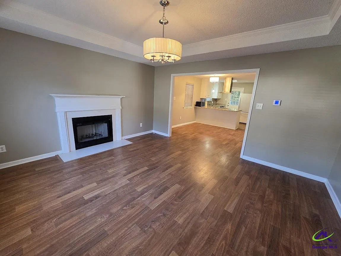3 bed, 2.0 bath, 1269 sqft, $1,695 — Photo 4