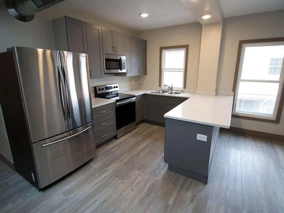 927 S Burdick St #927