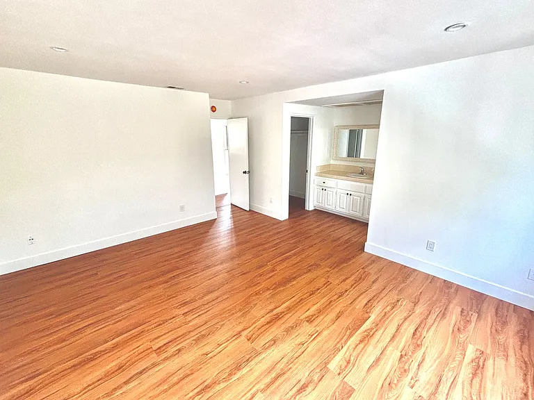 206 E Pine Ave — Photo 10