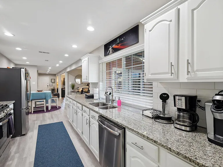 2914 Flagstone Dr — Photo 14