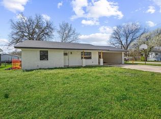 1704 Harris St, Gainesville, TX 76240