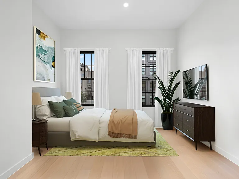 586 Manhattan Ave #2W — Photo 6
