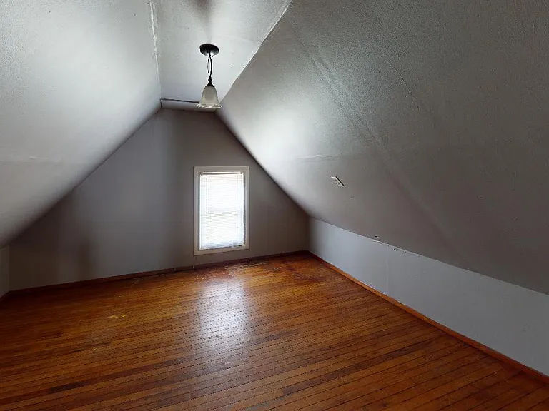 341 W Chamberlin St — Photo 8