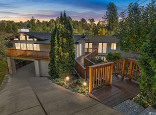 32 Valencia Rd, Orinda, CA 94563