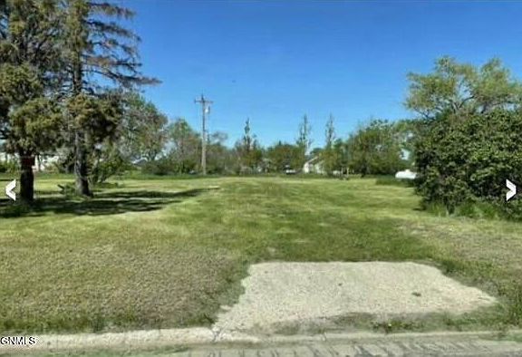 3rd image of 301 4th Ave W