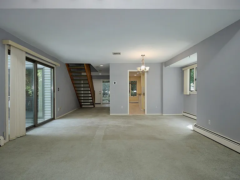 23 Evon Ct — Photo 6