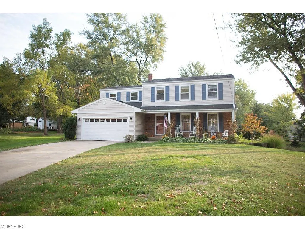 546 Green Meadow Dr photo 1