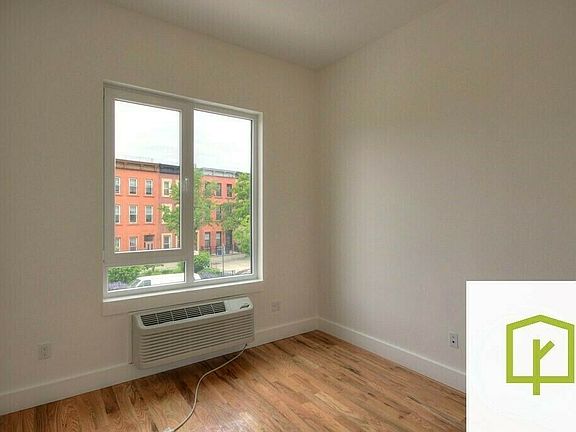 3rd image of 2098 Fulton St #3J