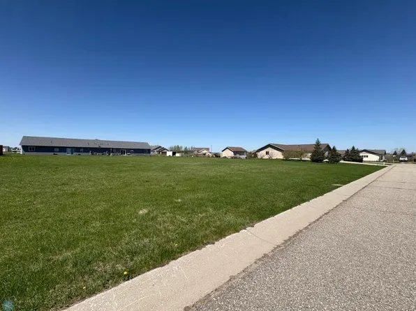 705 10th St NW, Frazee, MN 56544