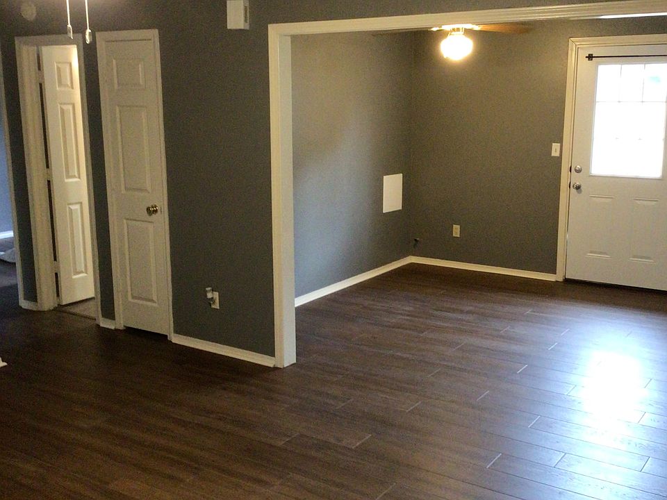 2nd image of 507 SE 10th St
