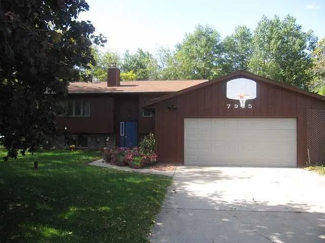 7905 Finchford Rd photo 1