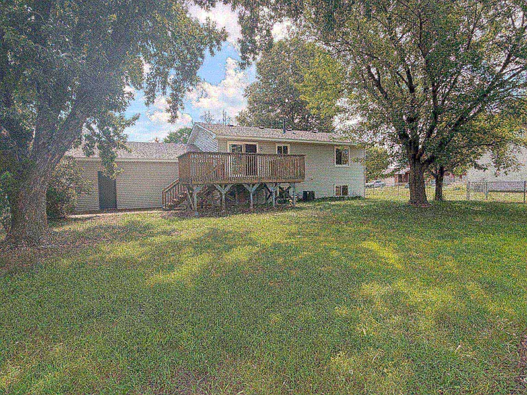9755 Nathan Ln N — Photo 18