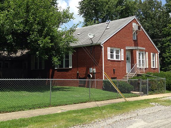 2nd image of 1033 S Main St
