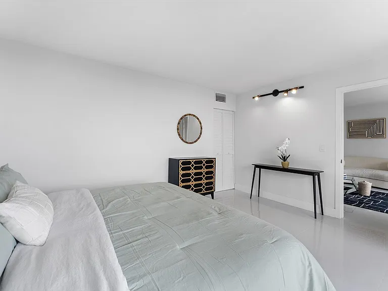 2425 Presidential Way #704 — Photo 12