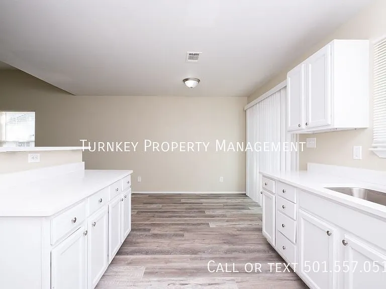 4523 W 21st St — Photo 3