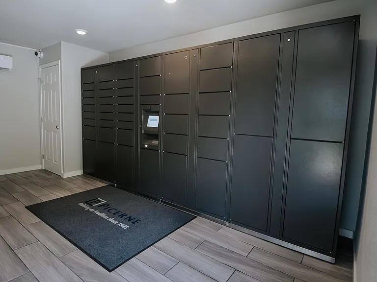 Package Lockers with Alerts
