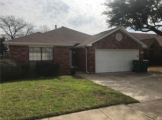 212 Ridgecrest Dr, Cedar Hill, TX 75104