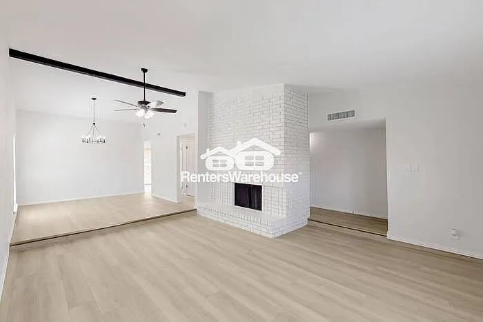6407 Green Oaks Dr — Photo 4