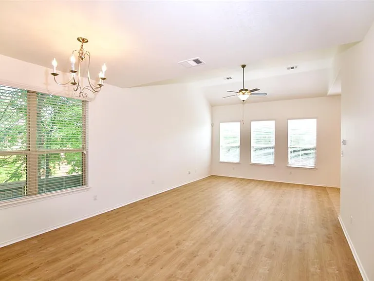 264 Vermillion Marble Trl — Photo 3