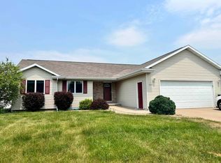 W5372 Gable Dr, Appleton, WI 54914