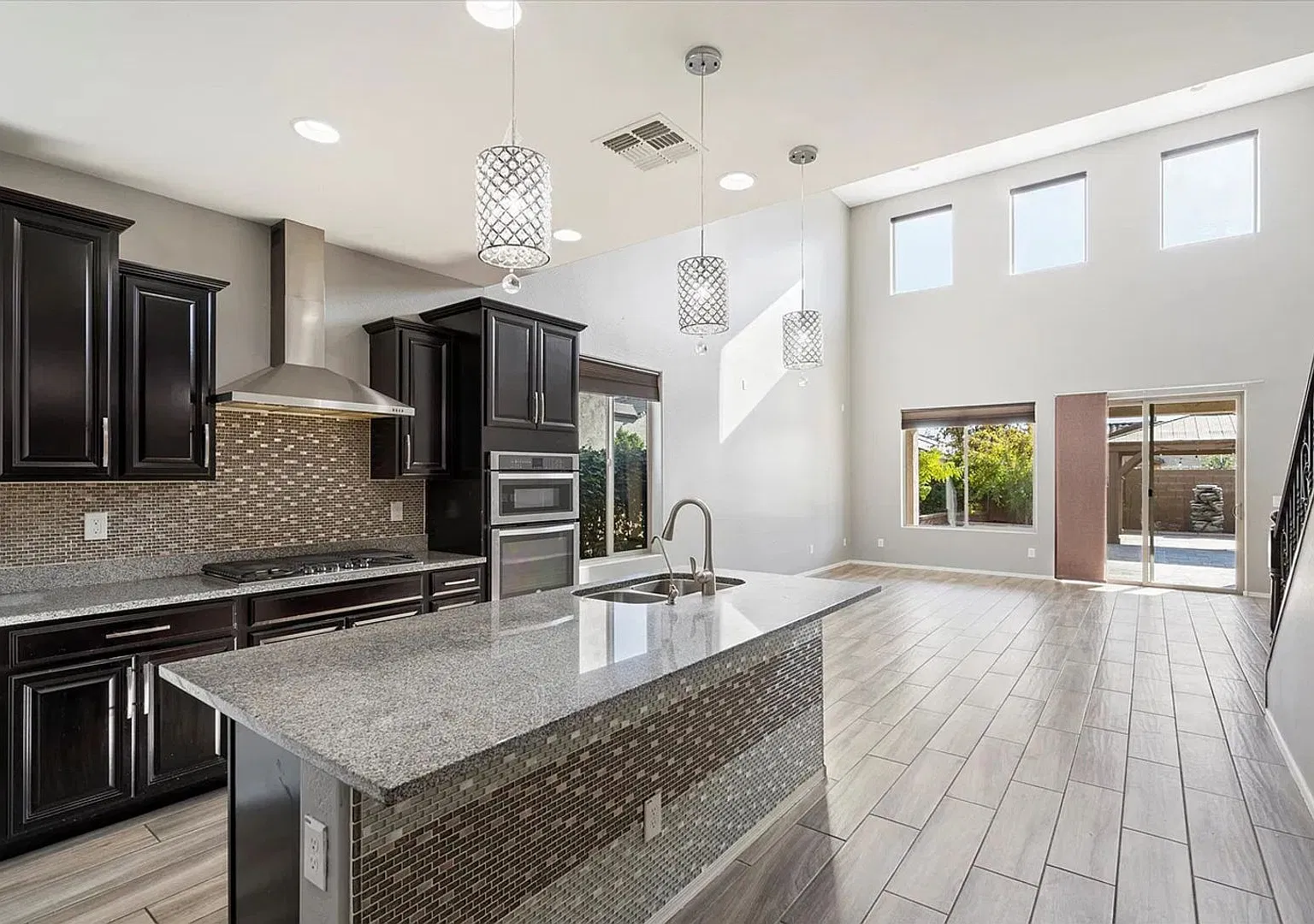 Spacious 4BR House in Peoria — Photo 3