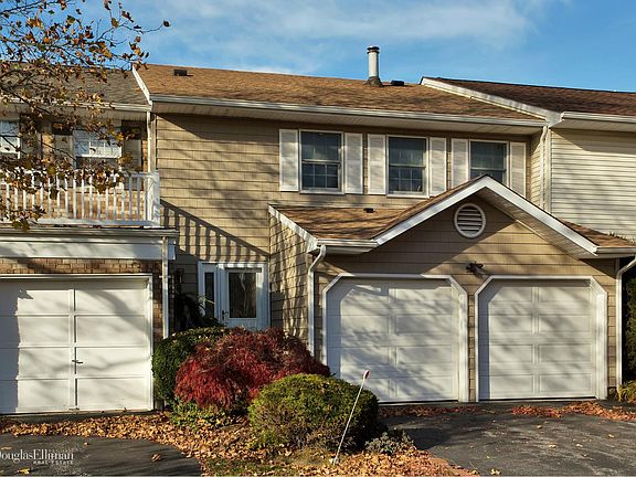 3rd image of 78 Aspen Dr W