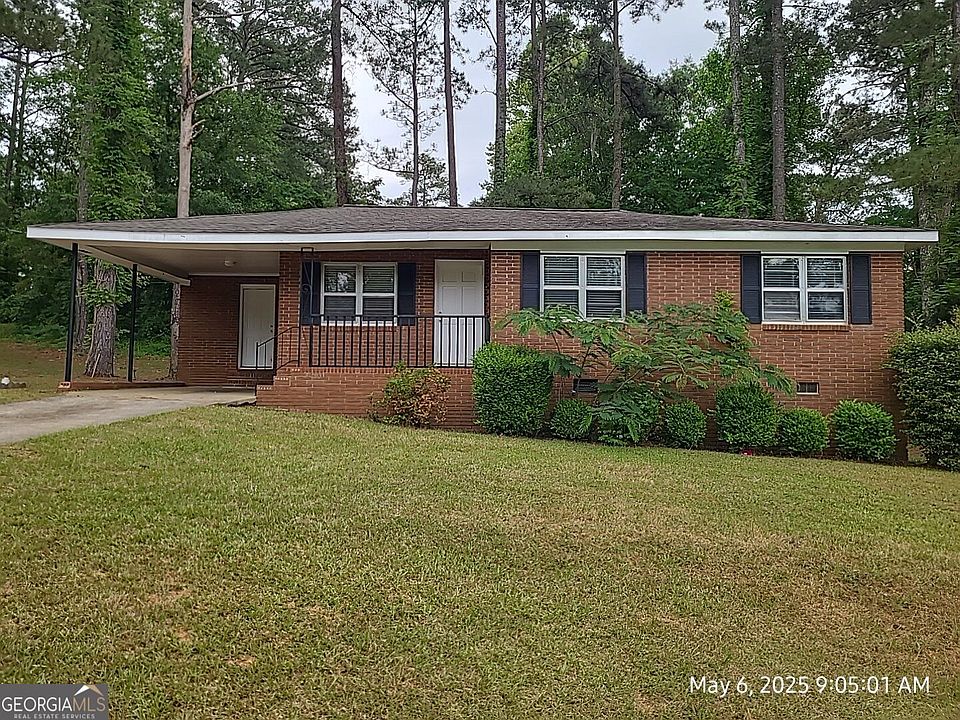 2nd image of 722 Cardinal Cir
