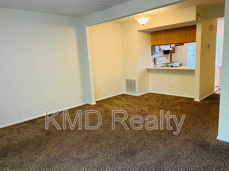 630 Lex Dr — Photo 3