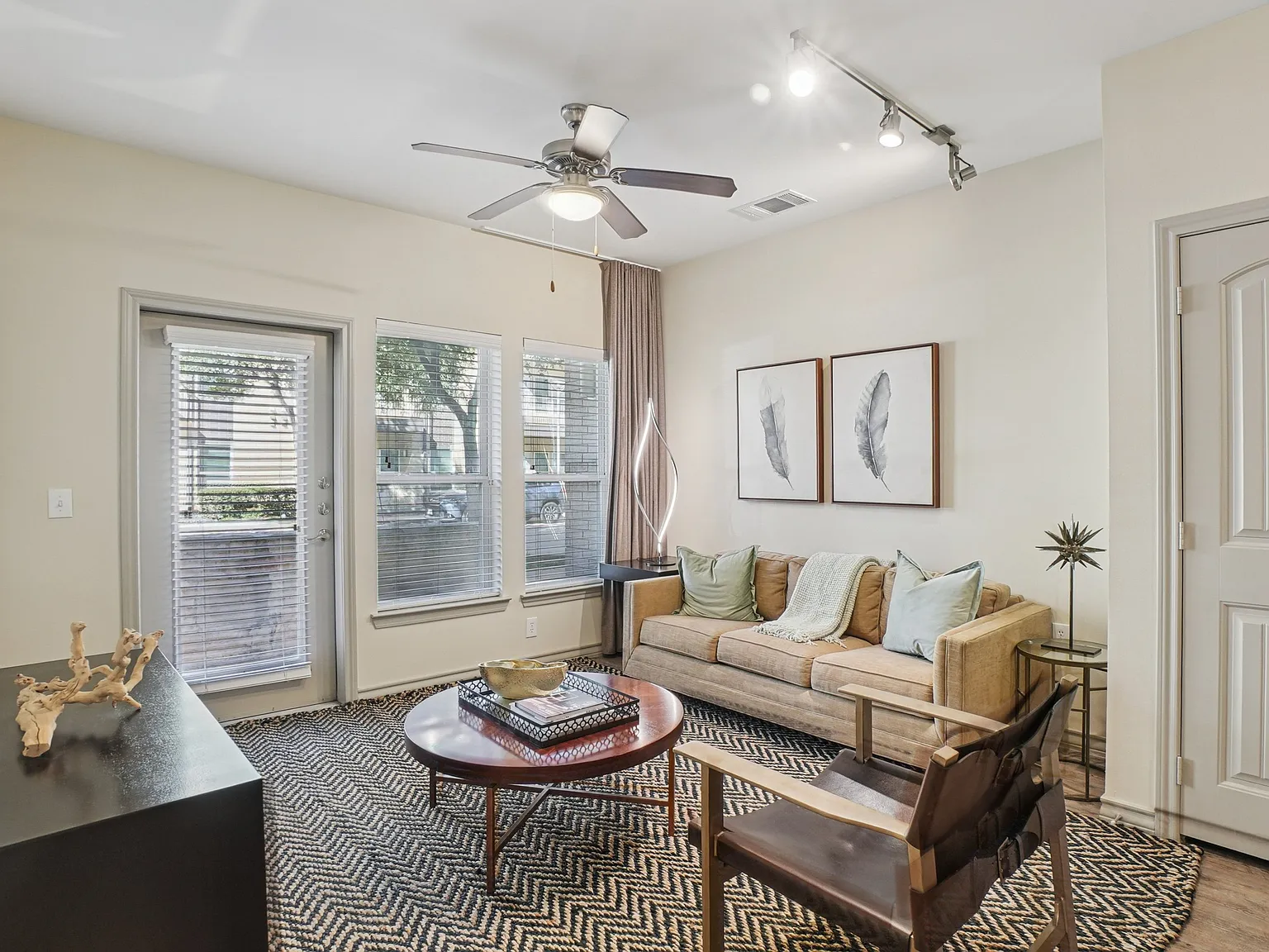 Mercer Crossing Apartments — Photo 4
