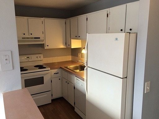 1st image of 2104 Tower Blvd APT 302
