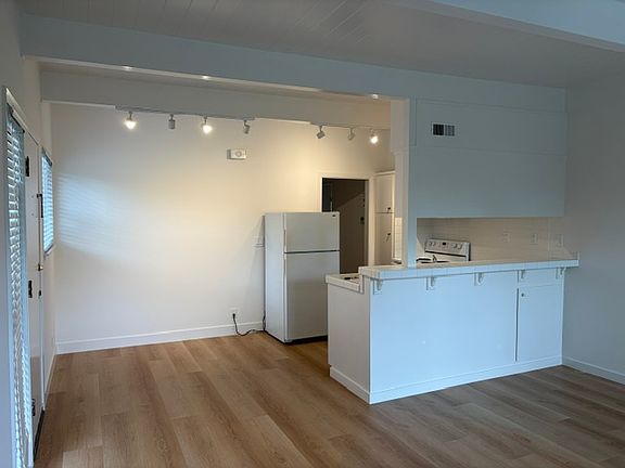 3rd image of 1490 S Novato Blvd #13