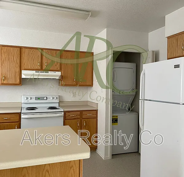 2726 Poplar St #B — Photo 4