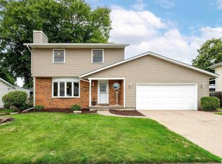 4460 Montclair Ct, Bettendorf, IA 52722