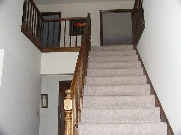 LOVELY STAIRCASE!