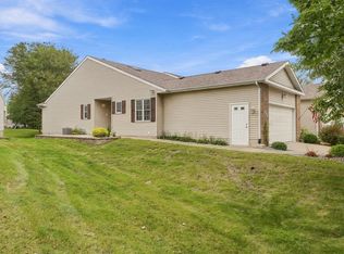 3990 Prairie Ln, Bettendorf, IA 52722