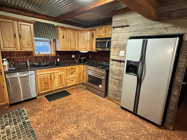 1090 Caney Creek Ln — Photo 5