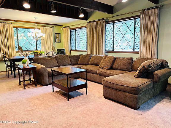 3rd image of 2602 Country Club Dr