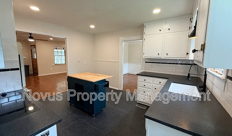 142 Oak Ave — Photo 6