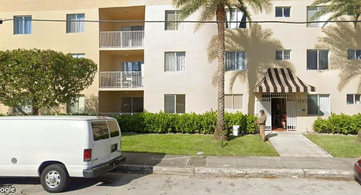 Alcazar Apartments LLC - 205 — Photo 1