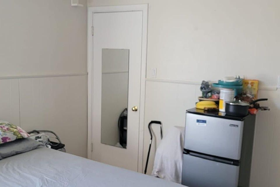 1st image of 832 8th Ave