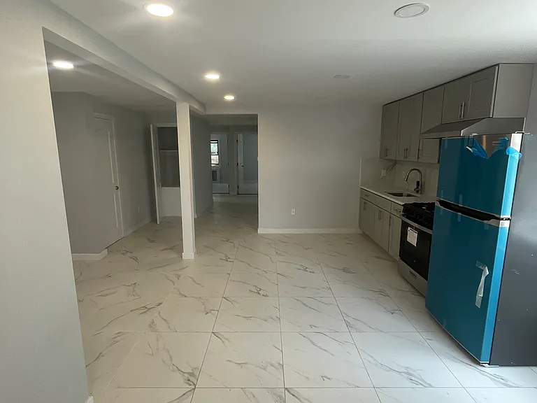 2890 Lafayette Ave #1 — Photo 2