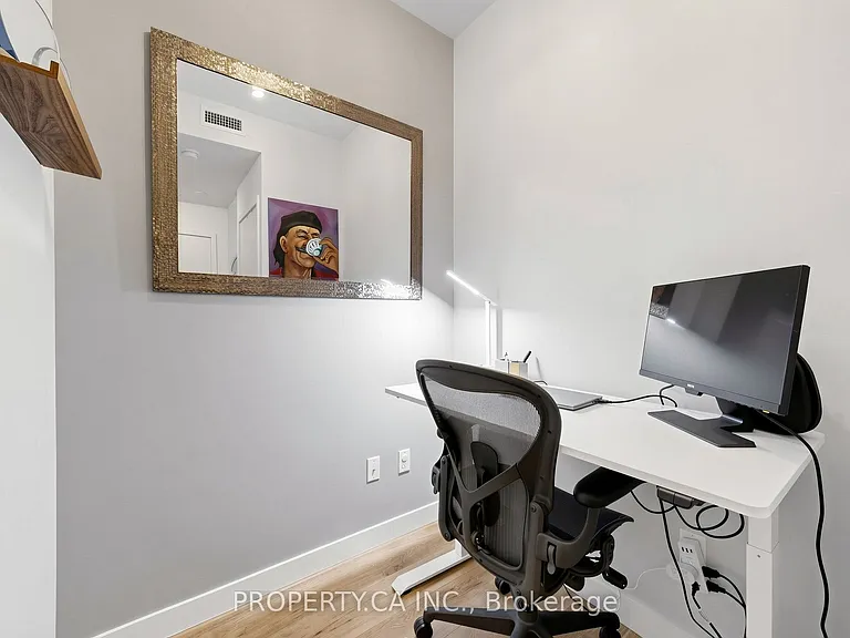8 Eglinton Ave E #1411 — Photo 11