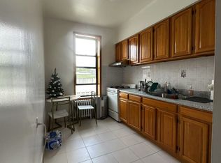 565 73rd St FLOOR 2, Brooklyn, NY 11209