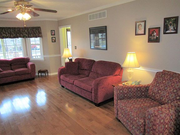 5th image of 304 Savannah Dr