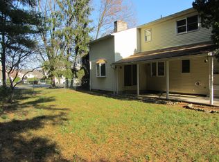 1502 Singer Rd, Wyomissing, PA 19610