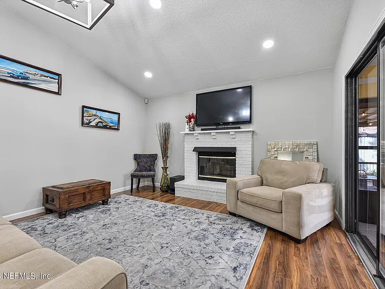 9126 Trevi Cir W — Photo 14