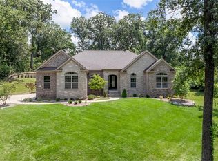 5 Watch Hill Rd, Saint Louis, MO 63124