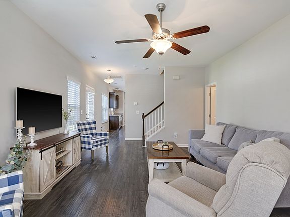 3rd image of 101 Dursley Ln